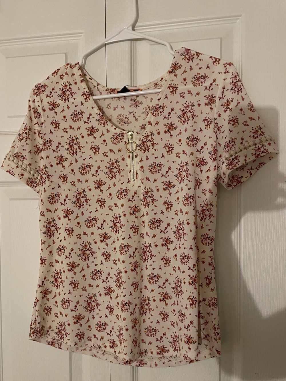 Cream Floral Short Sleeve Top with Gold Zip